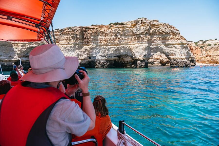 Vilamoura: Benagil Cave Boat Tour with Entry&Dolphin search - Price and value for a Benagil Cave and dolphin search boat tour